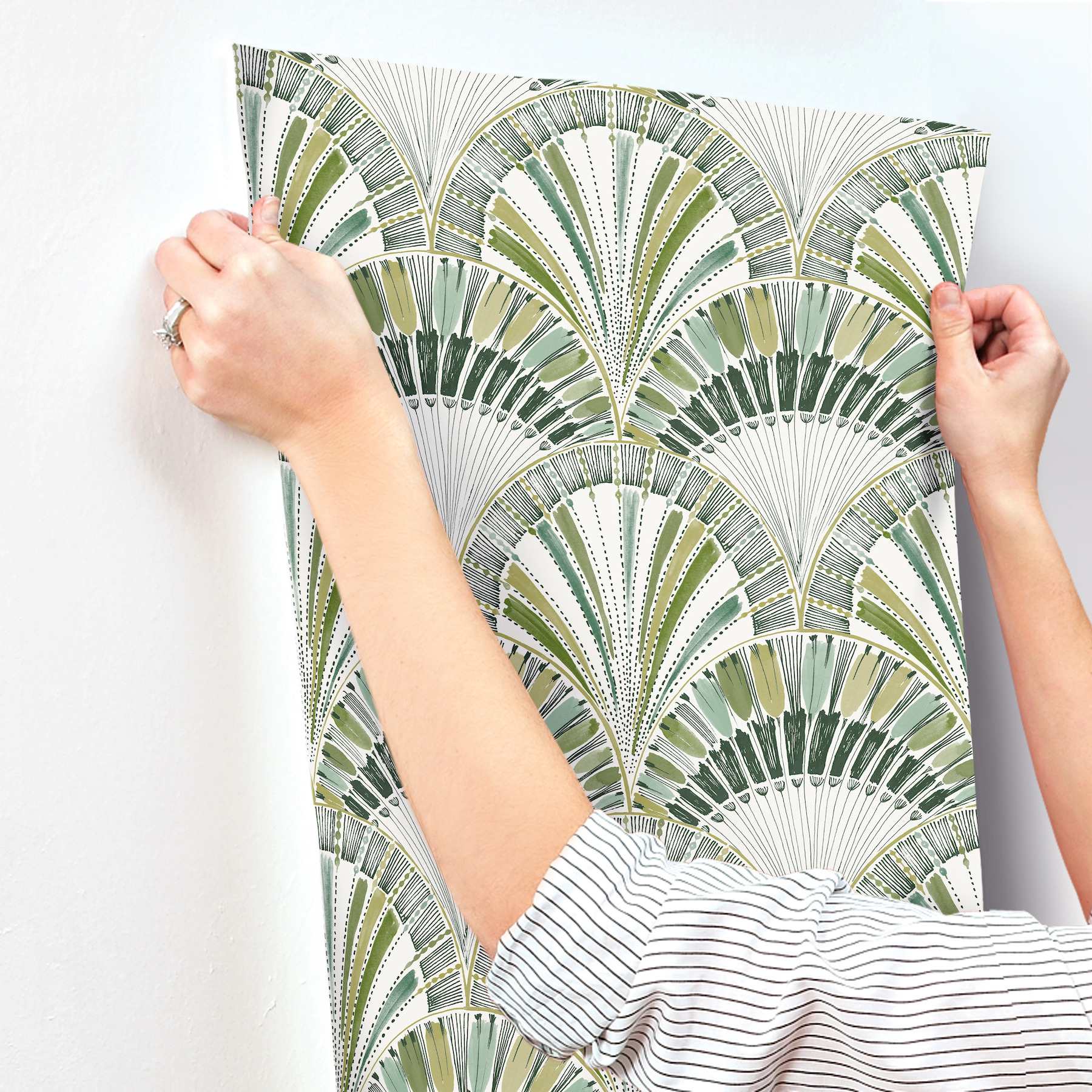 Myla Green Fanning Reeds Wallpaper