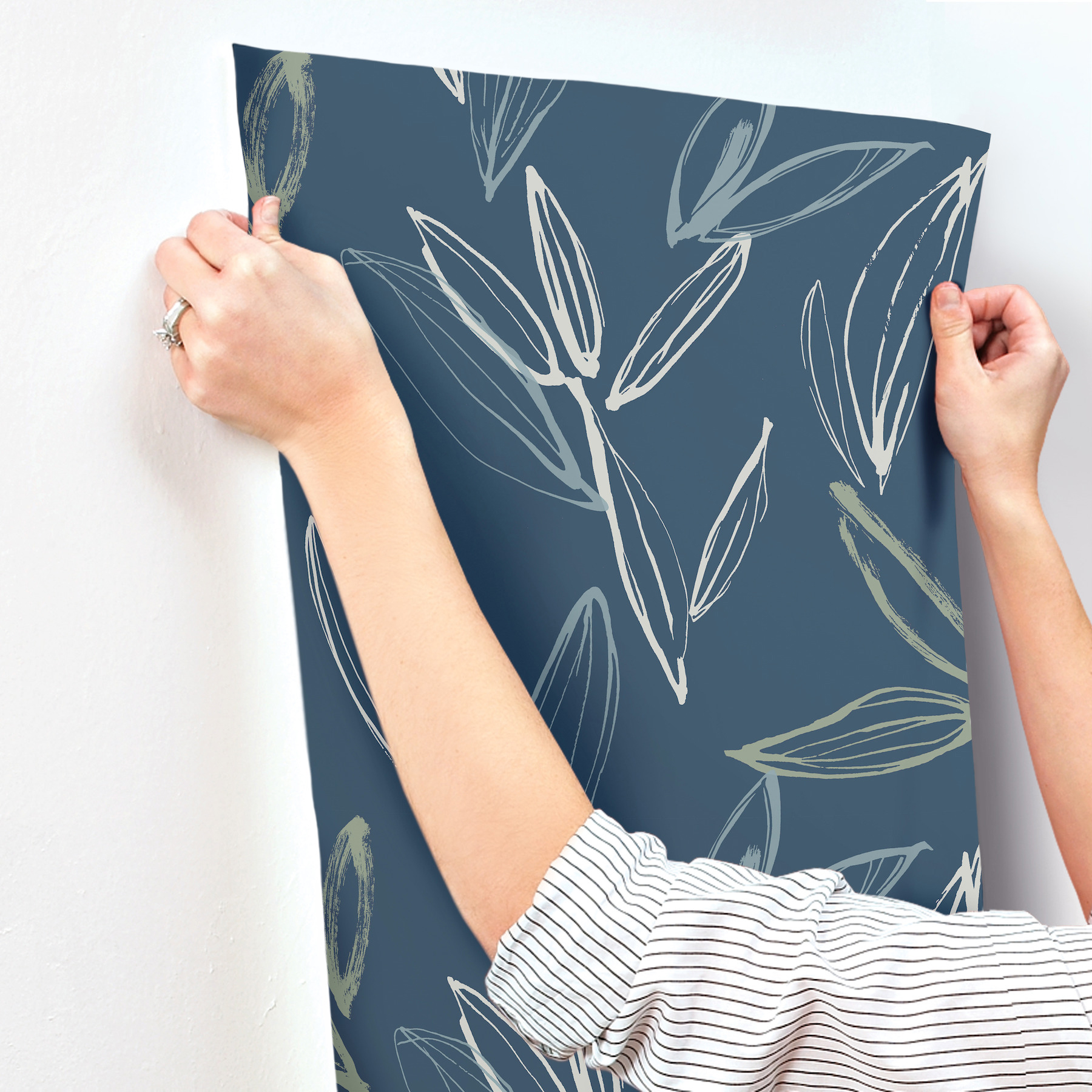 Kenia Indigo Leaf Toss Wallpaper